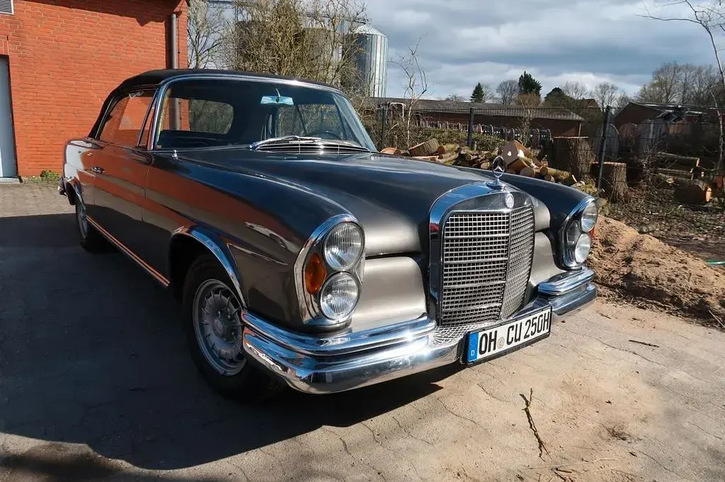 Gebraucht Mercedes 280 SE 231 PS (169 kW) 1966 Grau Cabrio