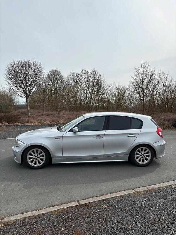 Gebraucht BMW 118 129 PS (94 kW) 2005 Silber Kleinwagen