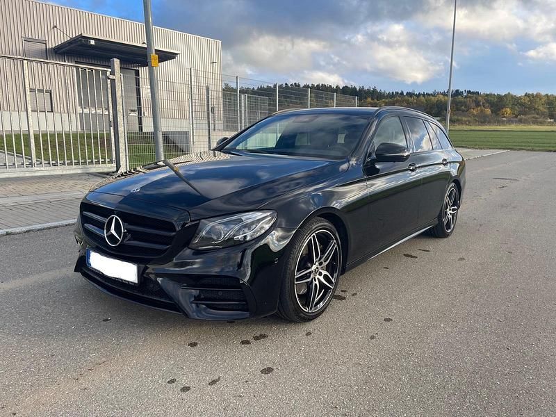 Gebraucht Mercedes E220 AMG line 2017 Kombi