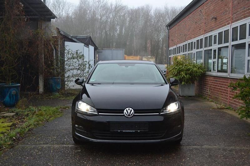 Schwarz Gebraucht 2014 VW Golf VII Limousine | 9.970 € (Fairer Preis) - Bild 1/4