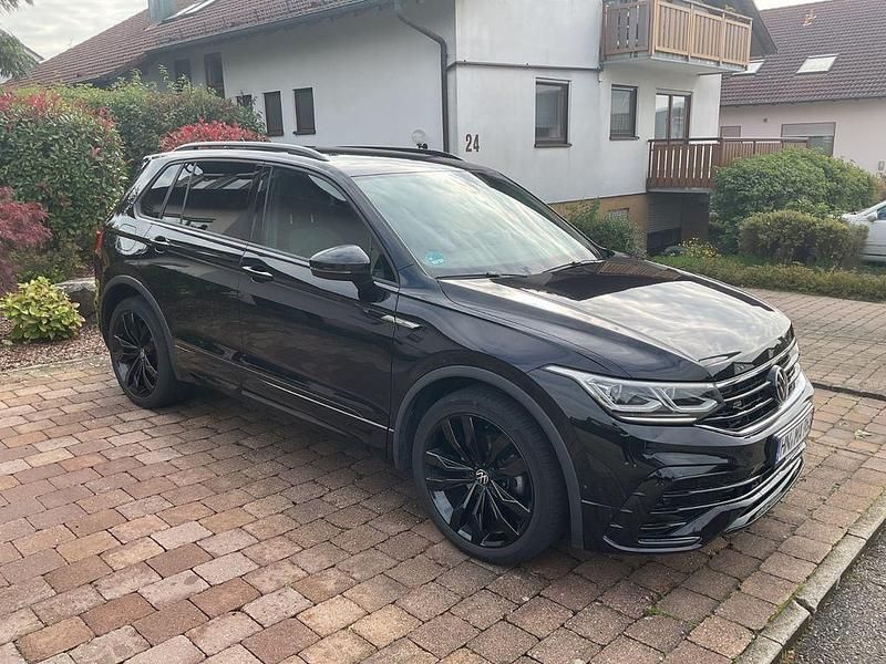 Schwarz Gebraucht 2023 VW Tiguan Style SUV | 34.990 € (Superpreis) - Bild 1/4
