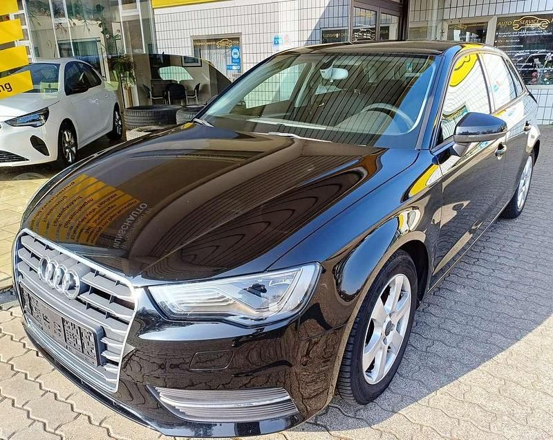 Gebraucht Audi A3 Attraction 105 PS (77 kW) 2013 Brillantschwarz Kombi