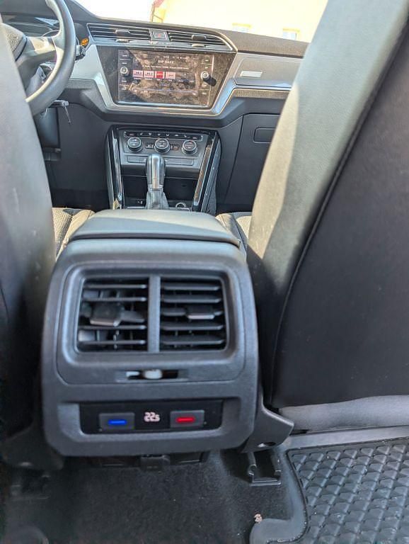 Gebraucht VW Touran Sound 150 PS (110 kW) 2017 Silber Van / Kleinbus