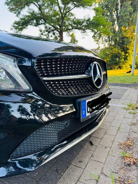 Gebraucht Mercedes A180 Edition 122 PS (89 kW) 2016 Schwarz Limousine