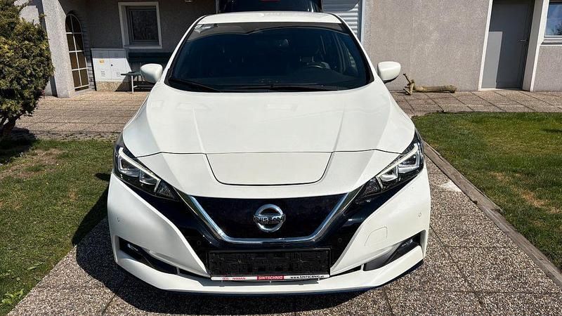 Gebraucht Nissan Leaf Tekna 160 kW (218 PS) 2019 Weiß Kleinwagen