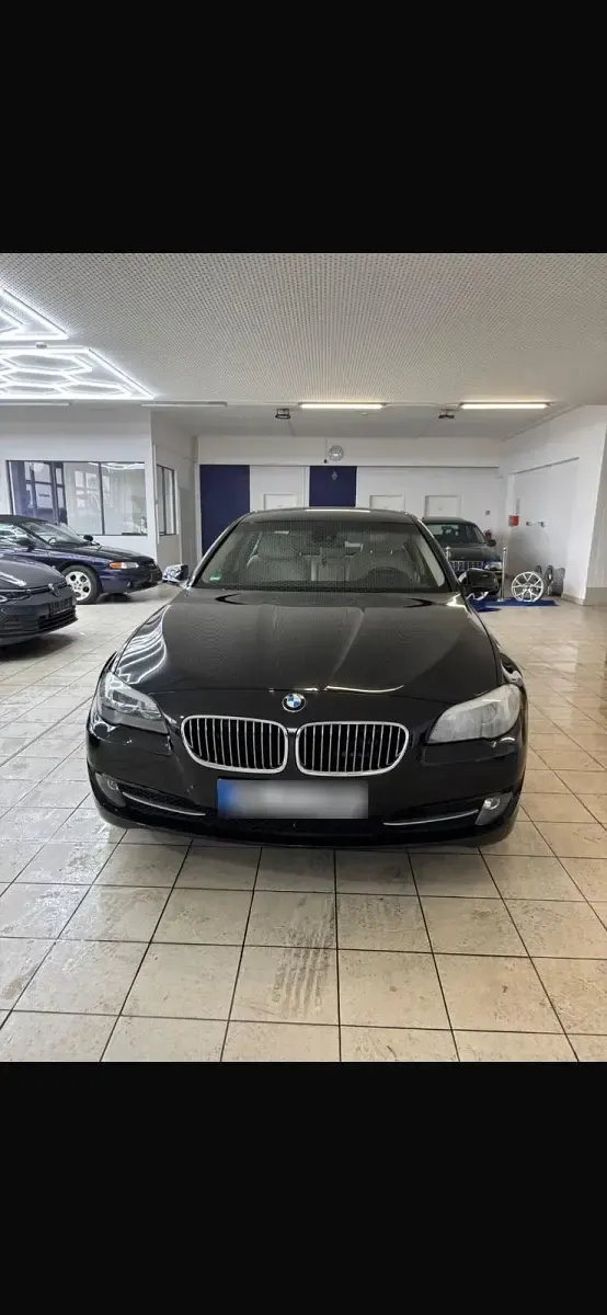 Second-hand BMW 523 204 CP (150 kW) 2011 Negru Berlinǎ