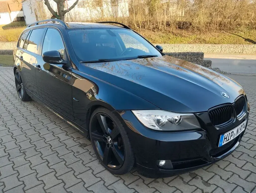 Gebraucht BMW 318 Comfort Edition 143 PS (105 kW) 2010 Black sapphire metallic Kombi