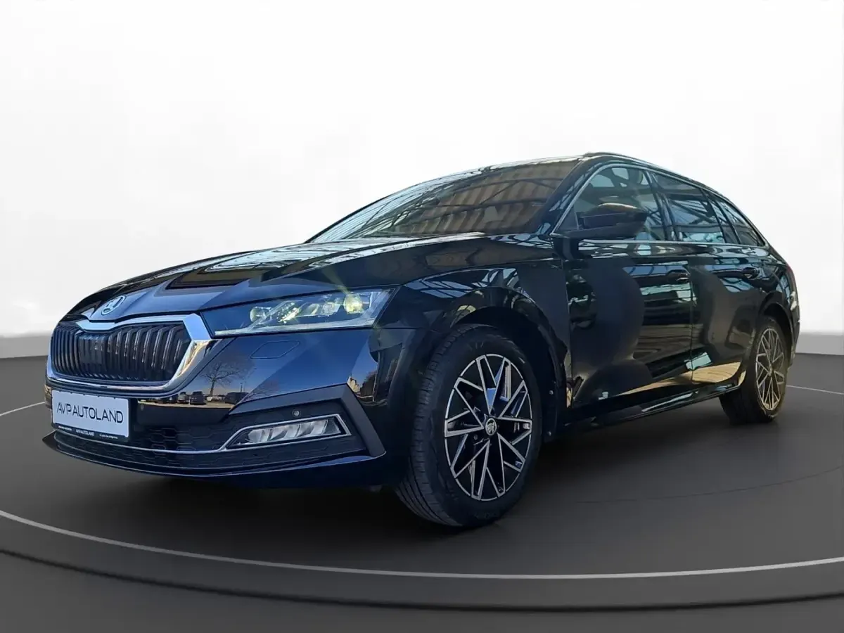 Gebraucht Skoda Octavia Style 150 PS (110 kW) 2023 Blackmagic perleffekt Kombi