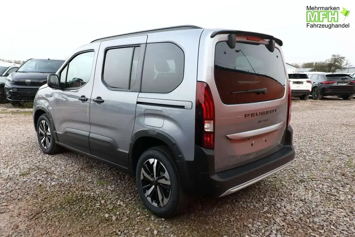 Neu Peugeot Rifter GT 131 PS (96 kW) 2025 Artense grau metallic Van / Kleinbus