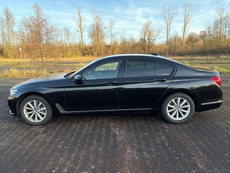Gebraucht BMW 730 Performance 265 PS (194 kW) 2019 Schwarz Limousine