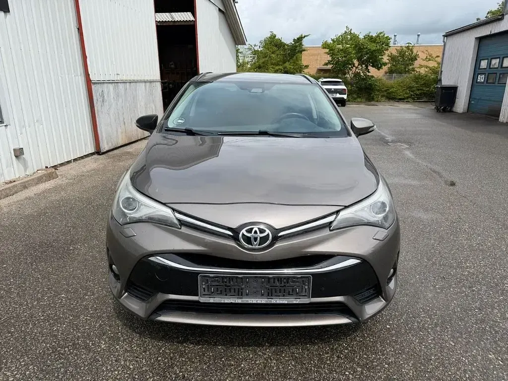 Gebraucht Toyota Avensis Executive 147 PS (108 kW) 2017 Kombi