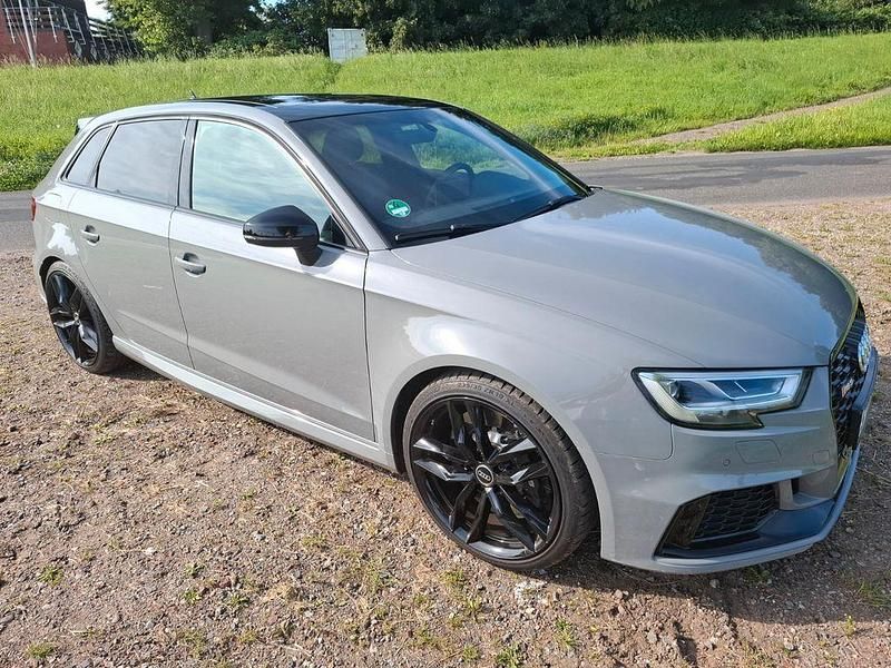 Grau Gebraucht 2019 Audi RS3 Sport Kleinwagen | 38.500 € (Superpreis) - Bild 1/4