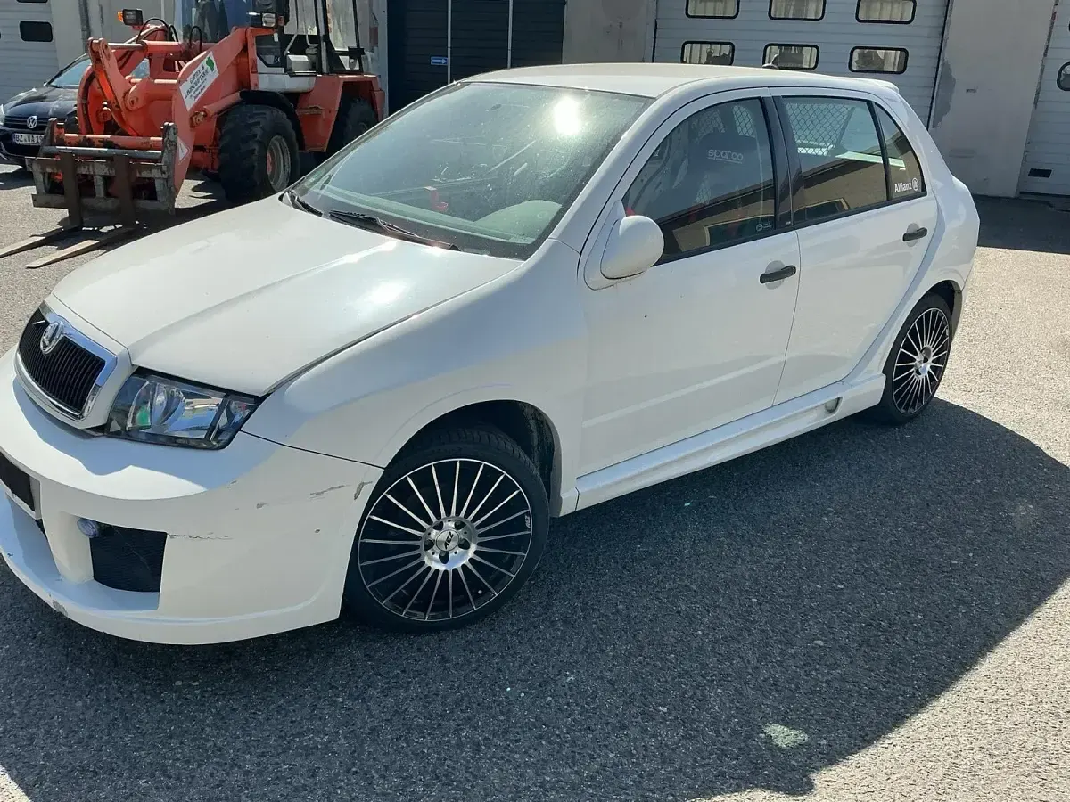Gebraucht Skoda Fabia 101 PS (74 kW) 2002 Weiß Kleinwagen