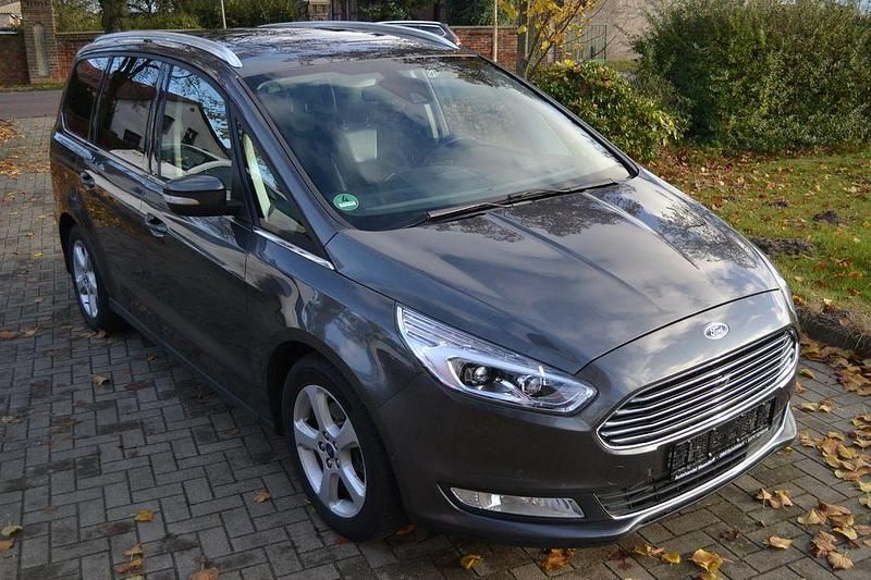 Gebraucht Ford Galaxy Titanium 179 PS (131 kW) 2017 Grau Van / Kleinbus