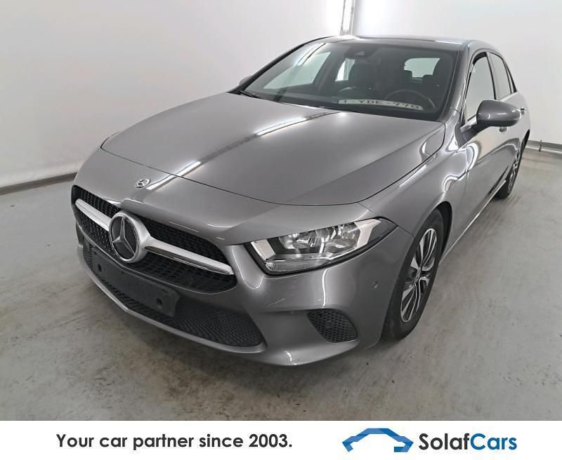 Grau Gebraucht 2020 Mercedes A160 Limousine | 16.456 € (Guter Preis) - Bild 1/4