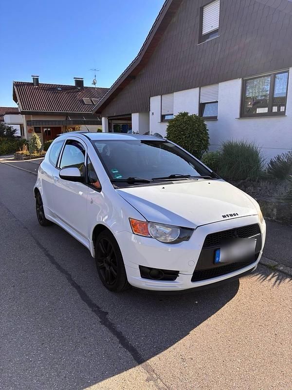 Weiß Gebraucht 2009 Mitsubishi Colt Coupé | 3.200 € - Bild 1/4
