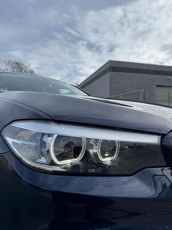 Gebraucht BMW 520 190 PS (139 kW) 2019 Blau Limousine