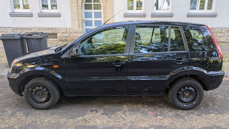 Schwarz Gebraucht 2011 Ford Fusion Limousine | 4.200 € (Etwas zu teuer) - Bild 1/4