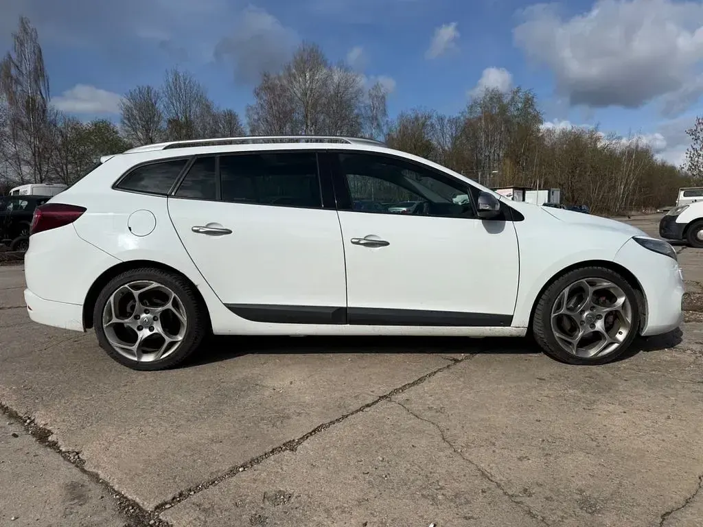 Gebraucht Renault Mégane GT 179 PS (131 kW) 2012 Weiß Limousine