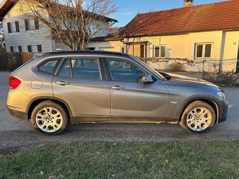 Gebraucht BMW X1 150 PS (110 kW) 2012 Grau SUV