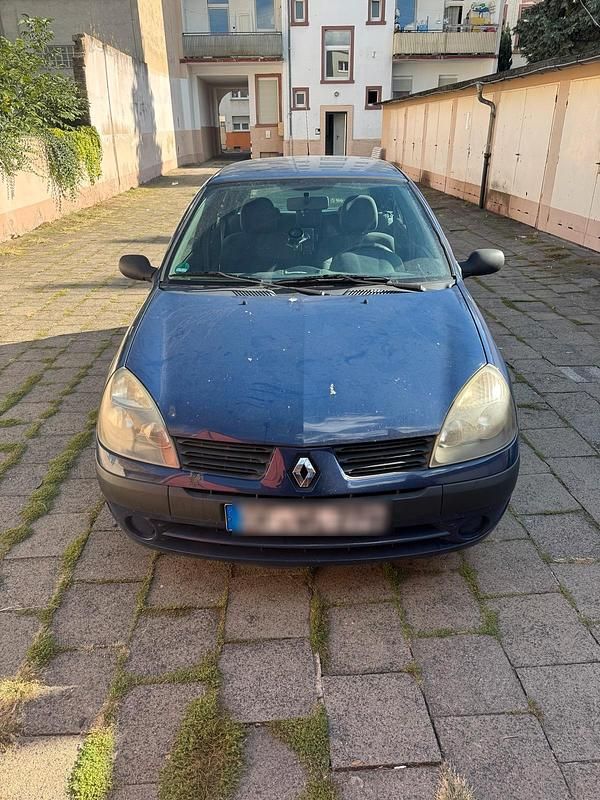 Violet Gebraucht 2004 Renault Clio II Limousine | 1.000 € (Fairer Preis) - Bild 1/4