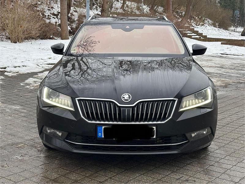 Gebraucht Skoda Superb Style 190 PS (139 kW) 2016 Schwarz Kombi