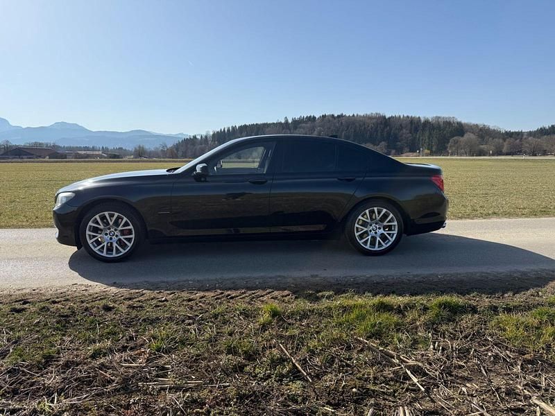Gebraucht BMW 730 245 PS (180 kW) 2012 Schwarz Limousine