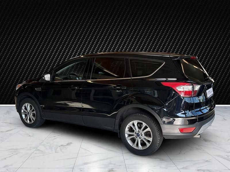 Gebraucht Ford Kuga Titanium 150 PS (110 kW) 2018 Schwarz SUV