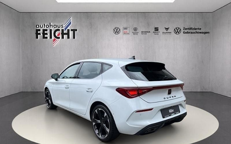 Usado Cupra Leon 150 HP (110 kW) 2024 Branco Sedan