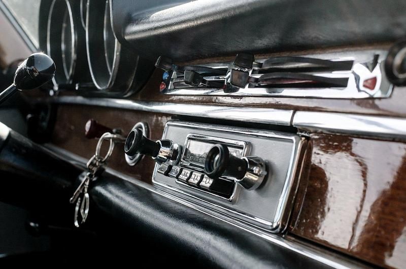 Gebraucht Mercedes S250 150 PS (110 kW) 1966 Weiß Limousine