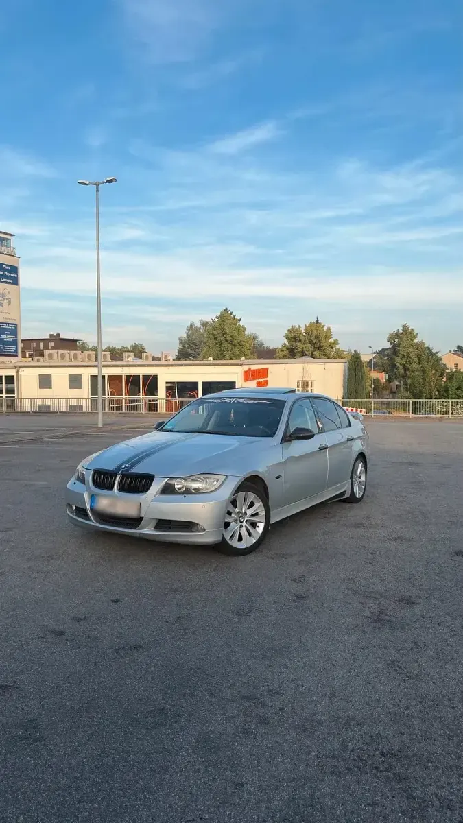 Gebraucht BMW 320 150 PS (110 kW) 2005 Silber Limousine