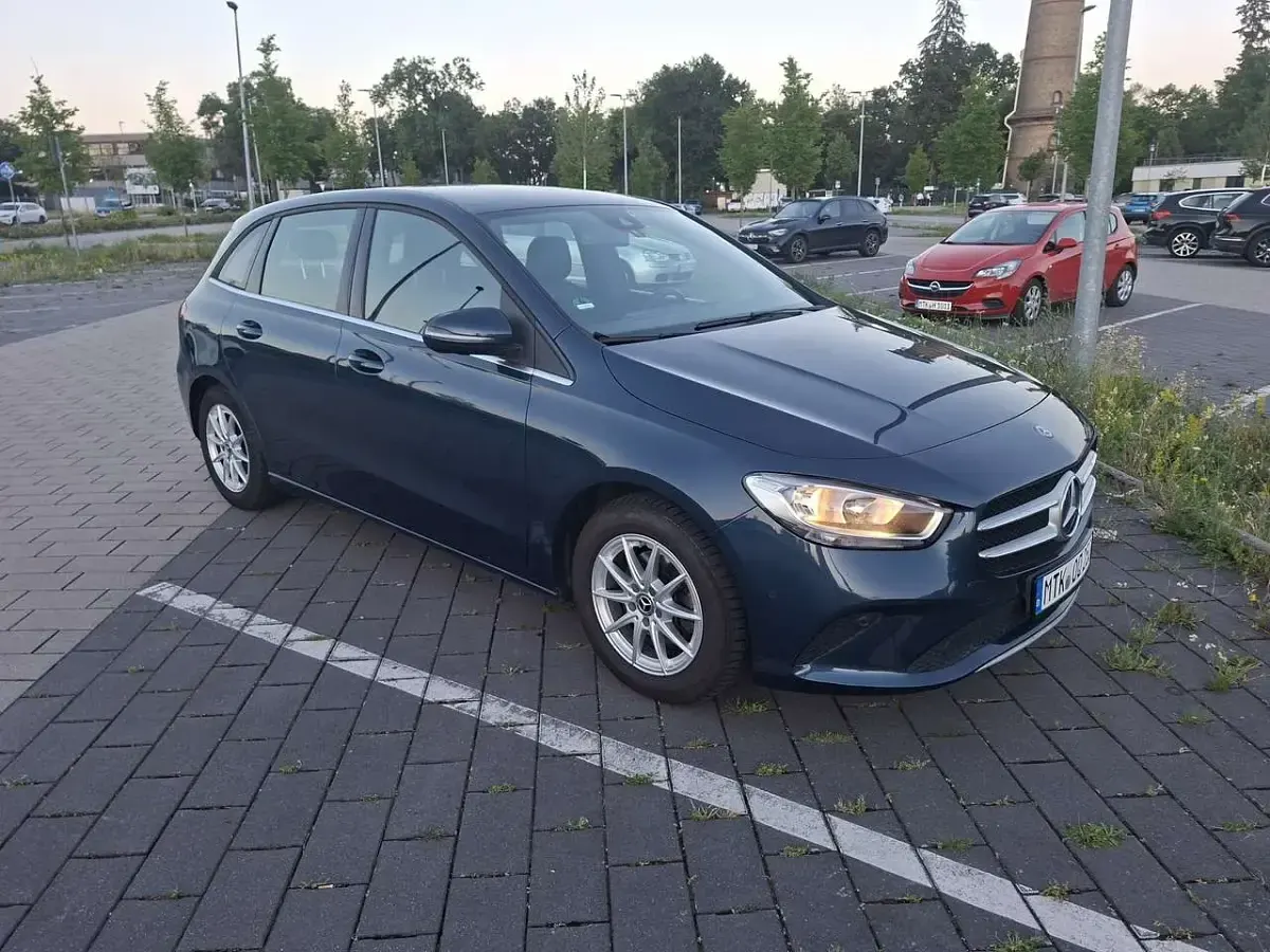 Gebraucht Mercedes B180 116 PS (85 kW) 2020 Kleinwagen