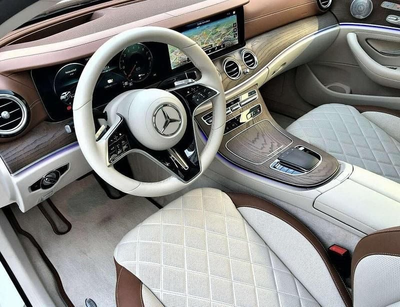Weiß Gebraucht 2020 Mercedes E300 AMG Limousine | 28.600 € (Superpreis) - Bild 1/4