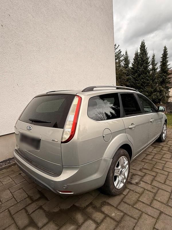 Gebraucht Ford Focus 2010 Grau Kombi
