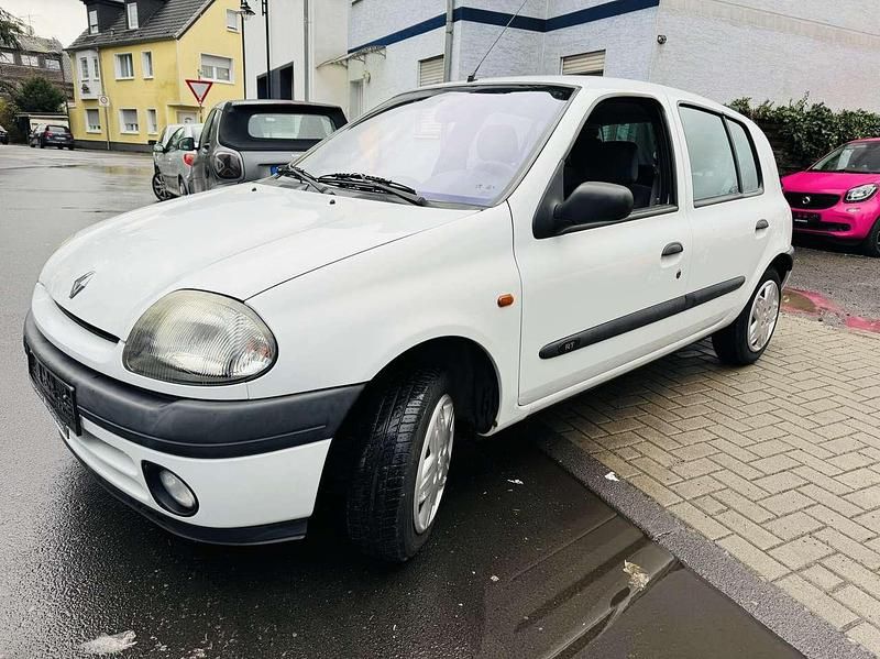 Gebraucht Renault Clio II 75 PS (55 kW) 1998 Weiß Limousine