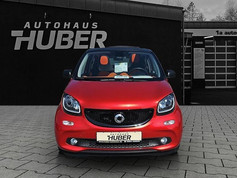 Rot Gebraucht 2017 Smart ForFour Passion Kleinwagen | 11.299 € (Etwas zu teuer) - Bild 1/4