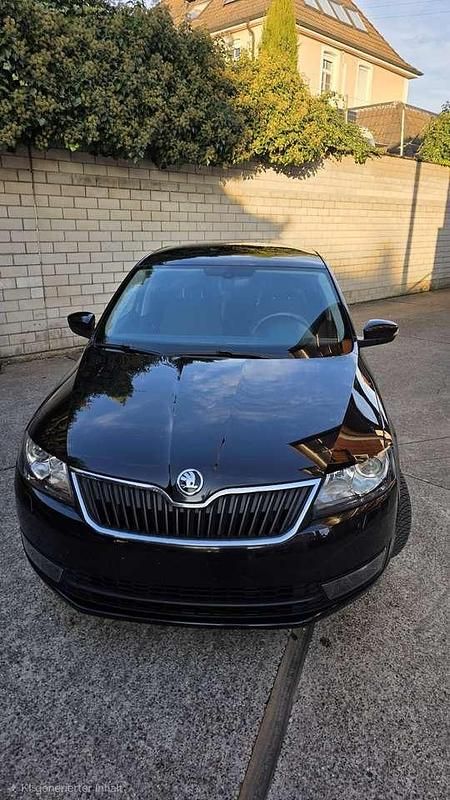Schwarz Gebraucht 2015 Skoda Rapid Kleinwagen | 7.850 € (Fairer Preis) - Bild 1/4