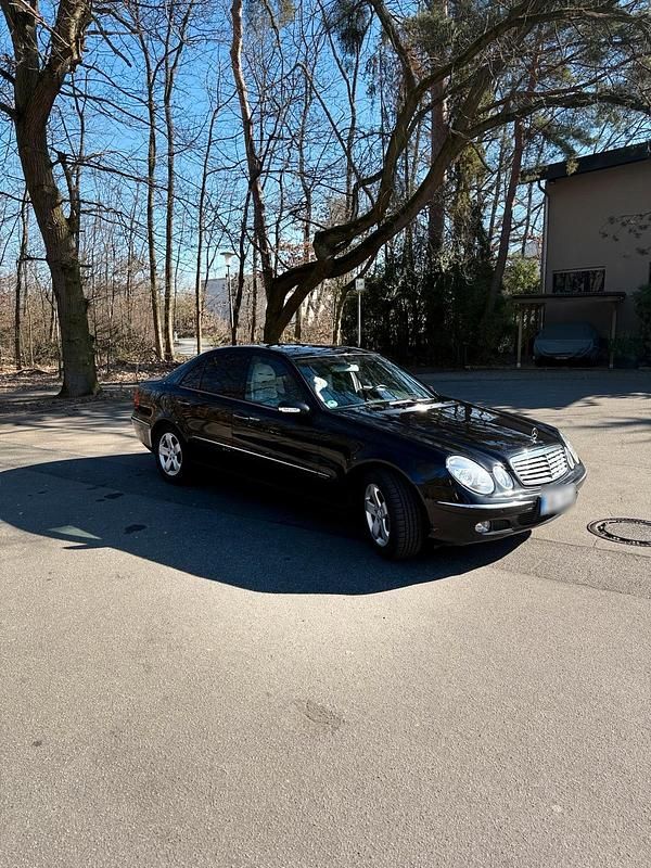 Gebraucht Mercedes E220 150 PS (110 kW) 2006 Schwarz Limousine