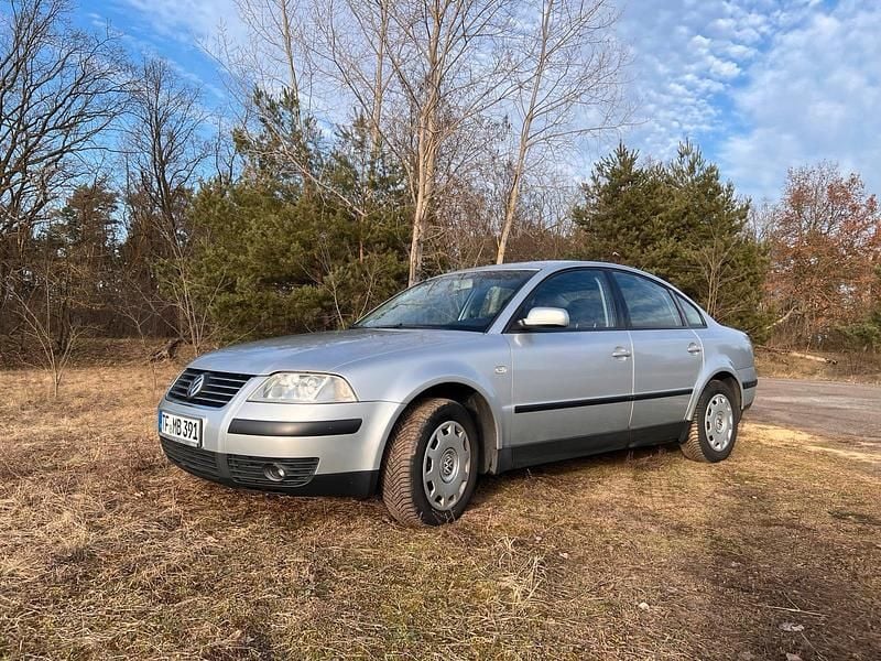 Gebraucht VW Passat 101 PS (74 kW) 2003 Silber Limousine