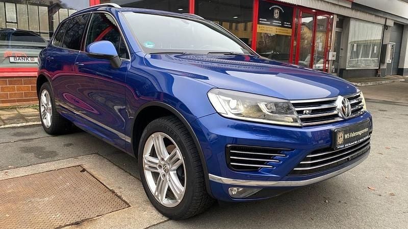 Gebraucht VW Touareg Terrain Tech 262 PS (192 kW) 2015 Blau SUV