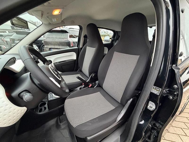 Gebraucht Renault Twingo Life 69 PS (50 kW) 2018 Schwarz Kleinwagen