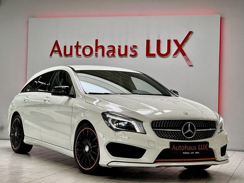 Weiß Gebraucht 2016 Mercedes CLA200 AMG line Limousine | 17.990 € (Fairer Preis) - Bild 1/4