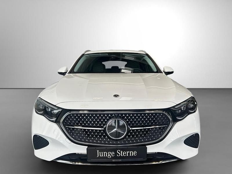 Gebraucht Mercedes E220 Avantgarde 197 PS (144 kW) 2024 Weiß Kombi
