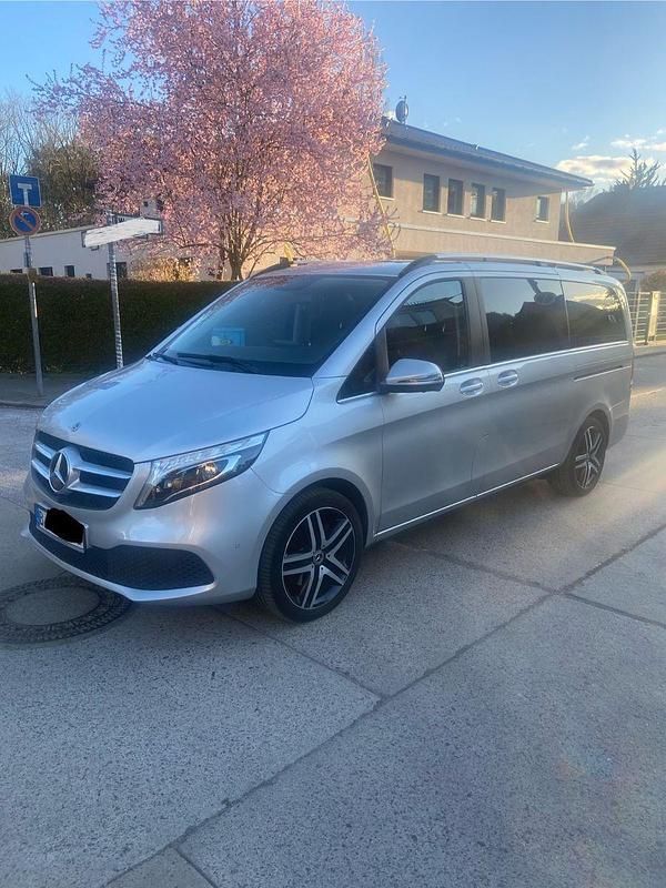 Gebraucht Mercedes V300 239 PS (175 kW) 2019 Silber Van / Kleinbus