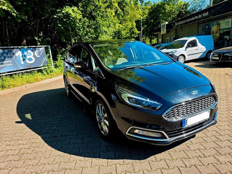 Schwarz Gebraucht 2018 Ford S-MAX Vignale Van / Kleinbus | 20.000 € (Etwas zu teuer) - Bild 1/4