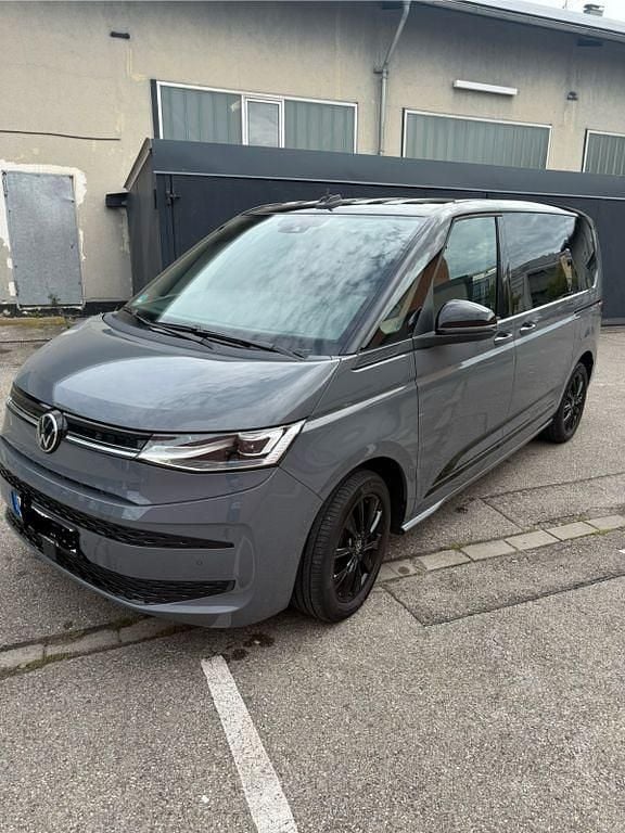 Grau Gebraucht 2023 VW T7 Edition Van | 43.500 € (Superpreis) - Bild 1/4