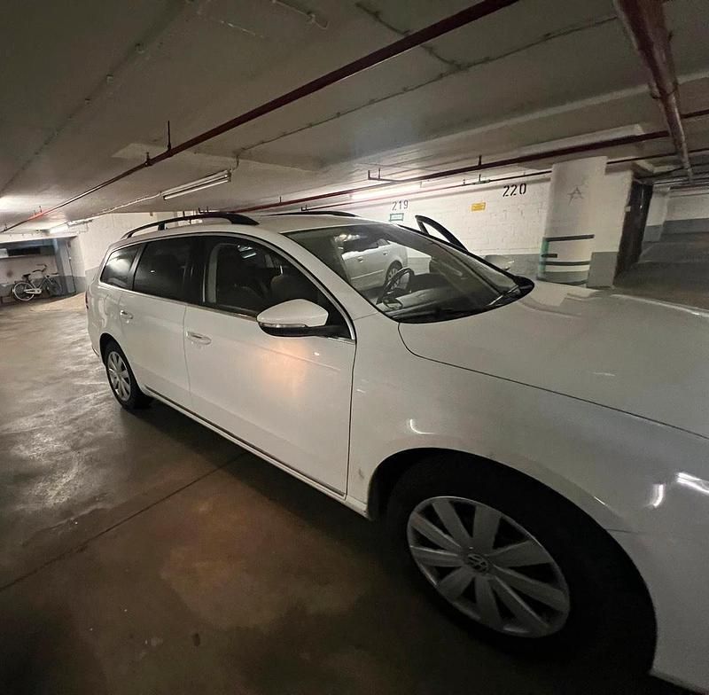 Gebraucht VW Passat Comfortline 150 PS (110 kW) 2011 Weiß Kombi