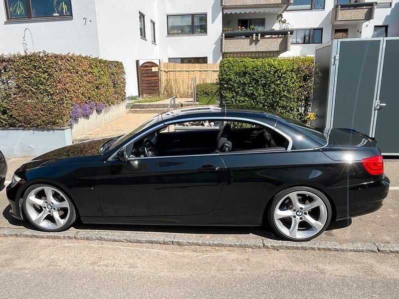 Gebraucht BMW 325 Cabriolet Sport Line 218 PS (160 kW) 2010 Schwarz Cabrio