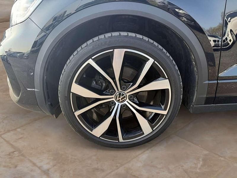 Gebraucht VW T-Roc Cabriolet R-line Plus 150 PS (110 kW) 2023 Deep black perleffekt/verdeck Cabrio