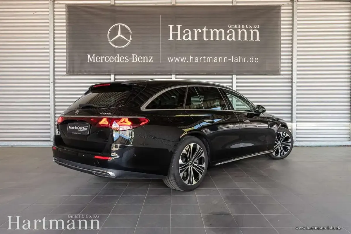 Gebraucht Mercedes E450 Premium 381 PS (280 kW) 2025 Obsidianschwarz Kombi
